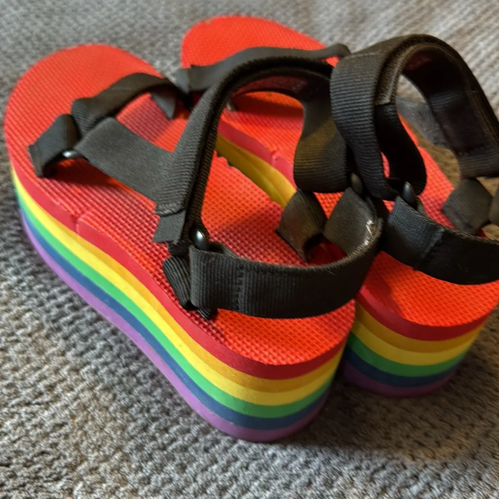 Teva All Gender Flatform Universal‎ Rainbow Pride sz 6 - Image 7