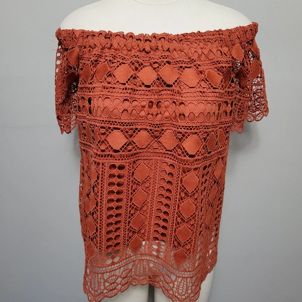 Maurices rust lace off shoulder blouse size medium - Image 2