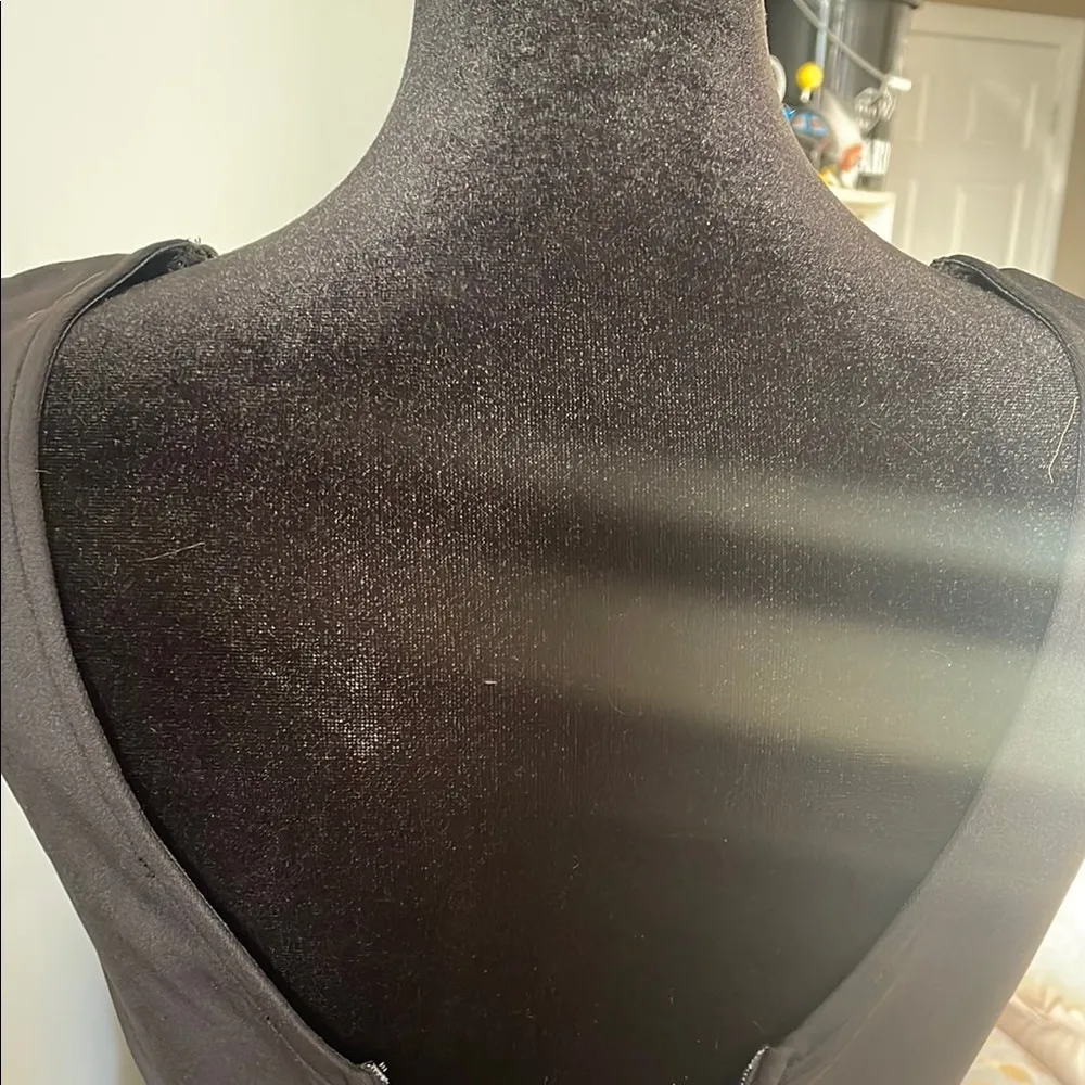 Elegant Black Sleeveless Dress with gold accents at neck - Image 4