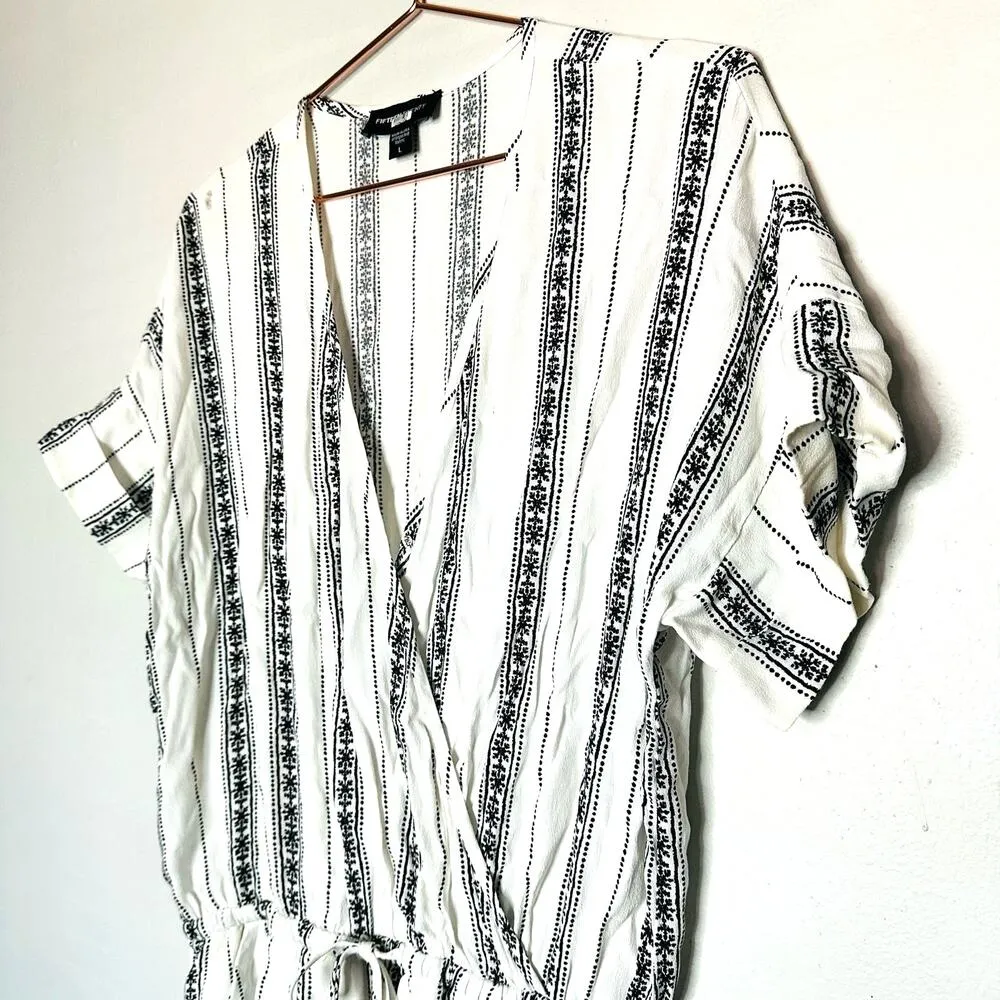 Fifteen Twenty Women's White Surplice Wrap V-Neck Striped Romper Size Large - Image 11