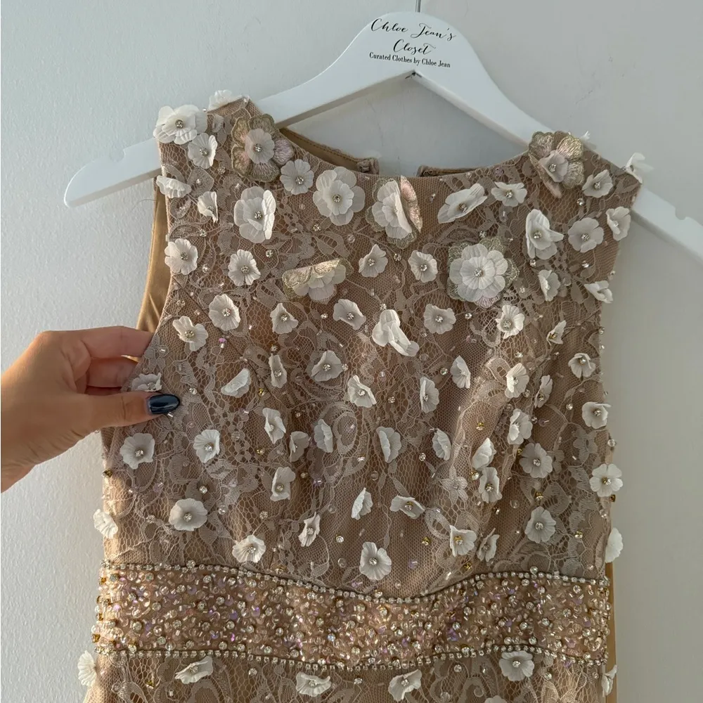 MAC DUGGAL NWT Floral Appliqué Sleeveless Midi Dress in Ivory Nude 4 - Image 5