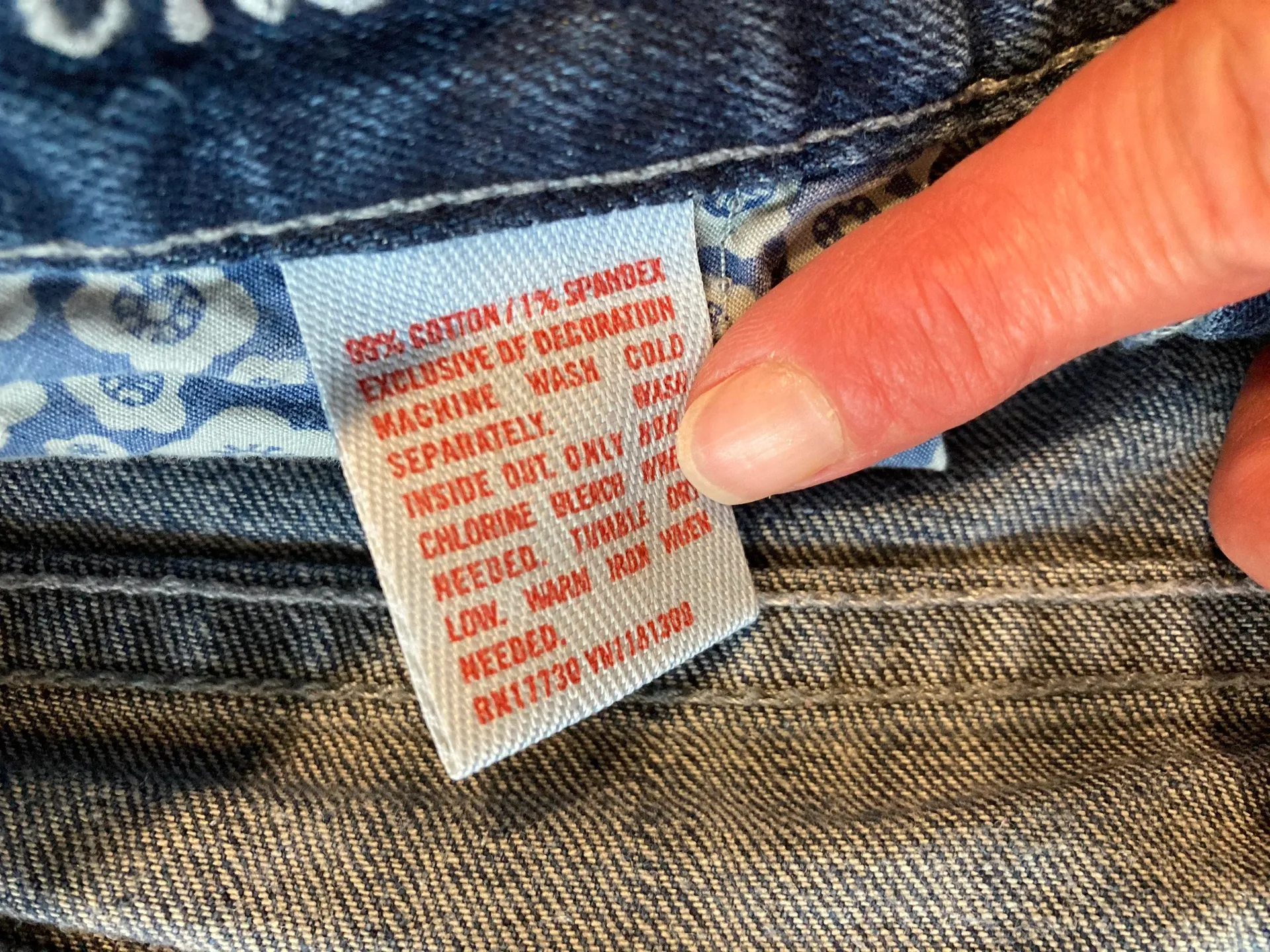 New Mossimo Capri Bottom Cuff Jeans - Image 9