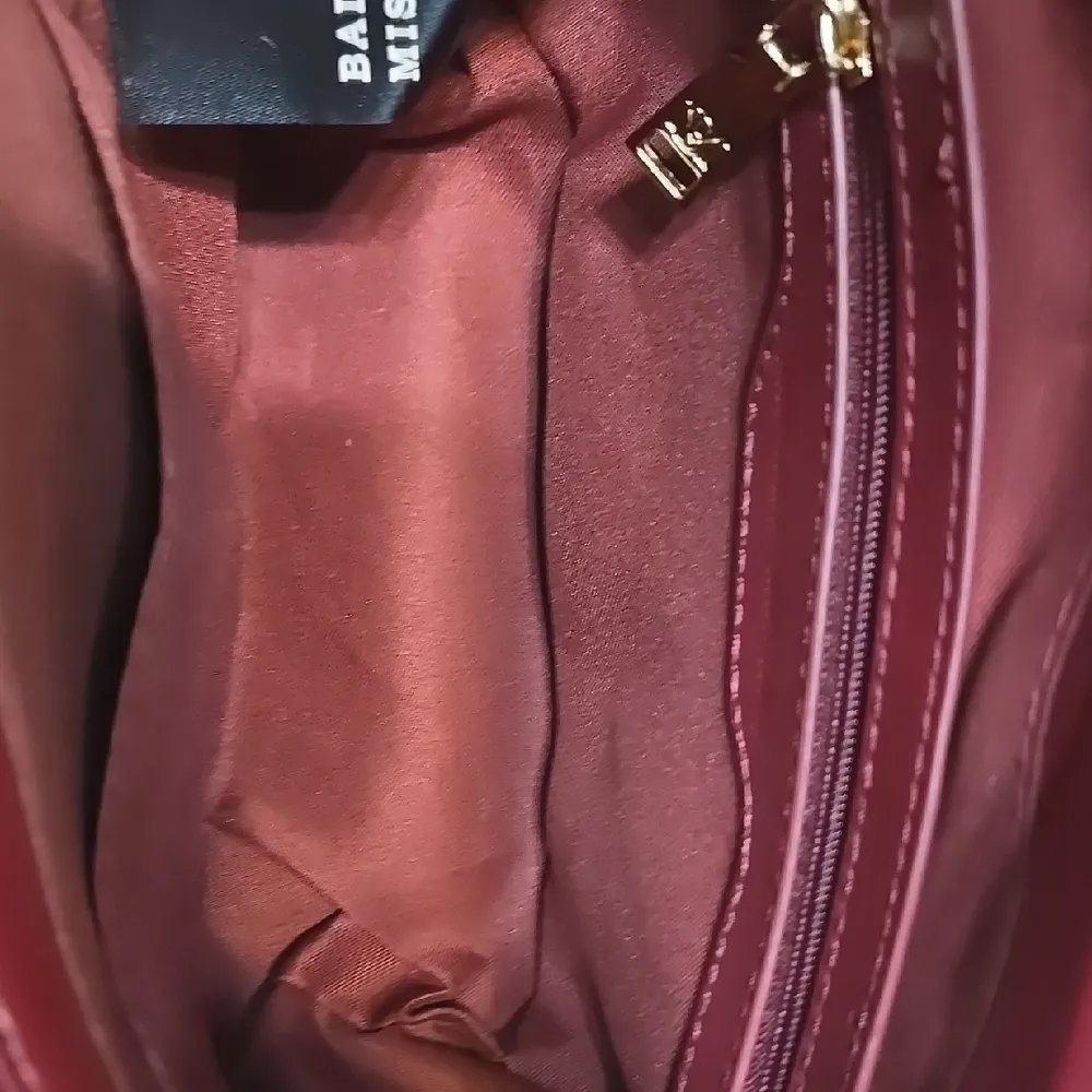 Badgley Mischka Crossbody Quilted Bag | Look Hot While Being Green - Image 3