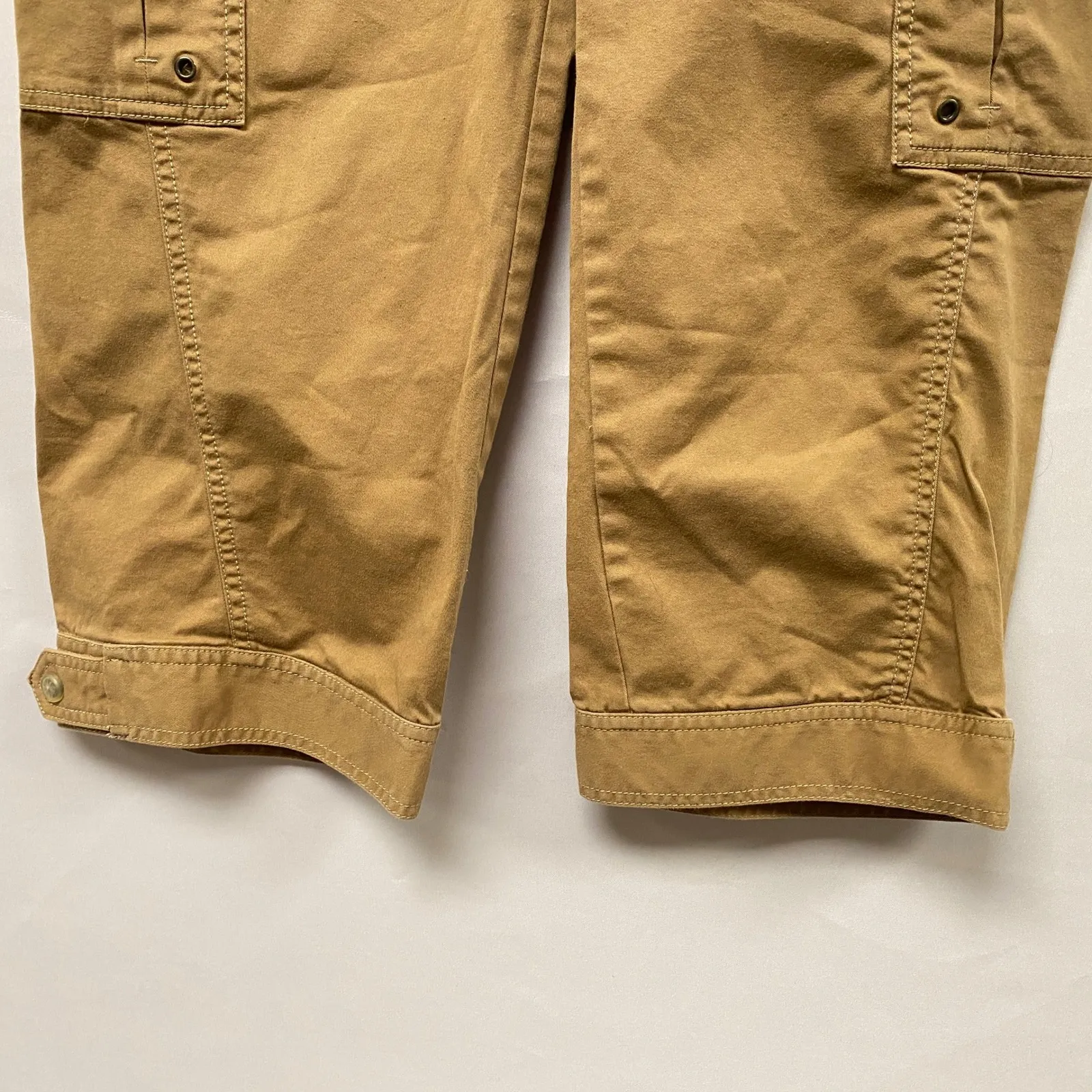 Athleta Cargo Capri Pants Khaki Tan Women Size 12 Utility Outdoor Casual Travel - Image 2