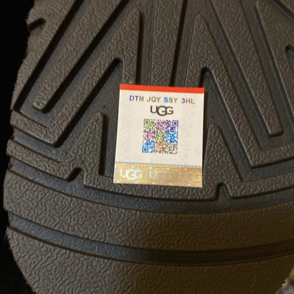 UGG Classic Dipper Stretch Boots - Image 7