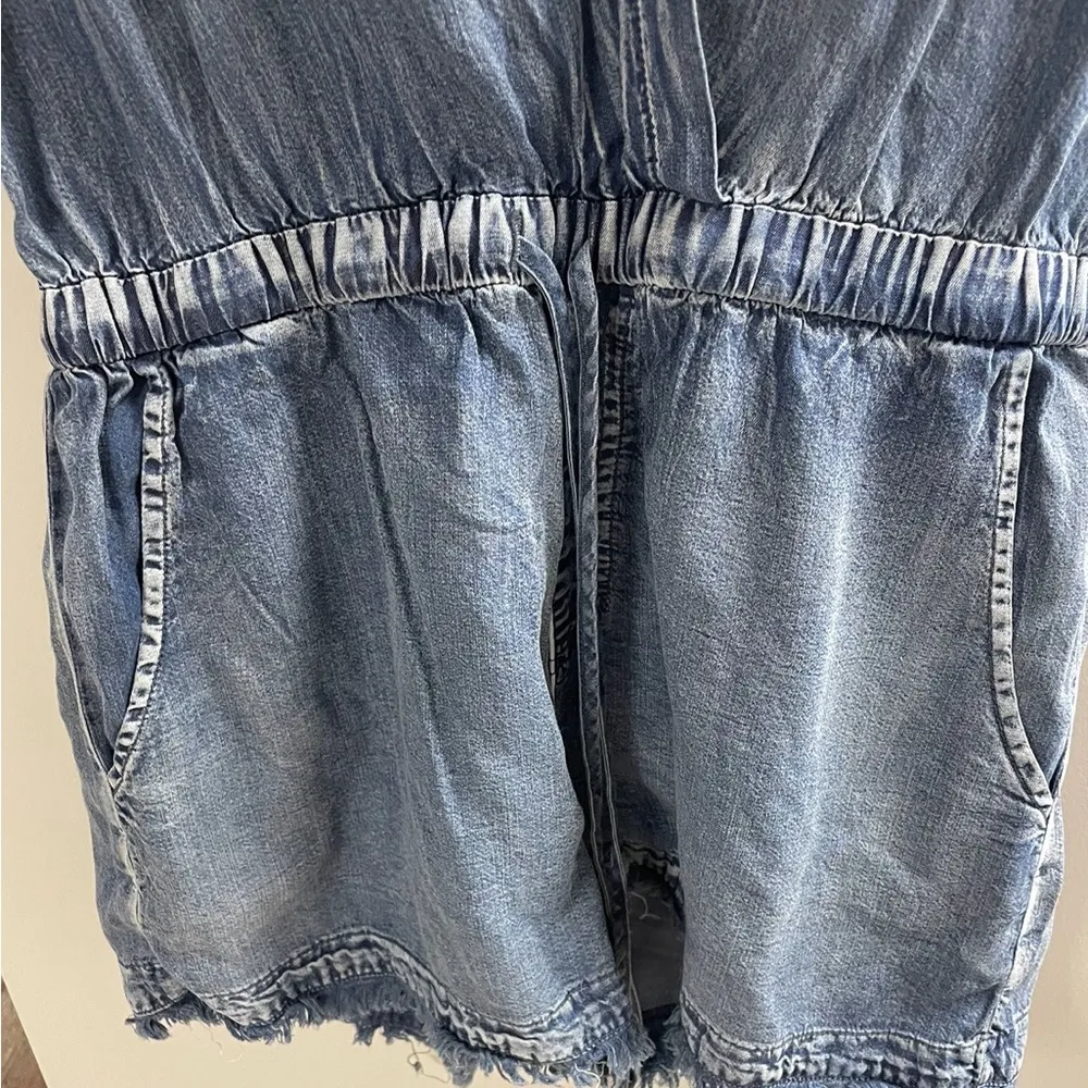 New with Tags Mustard Seed Denim Romper Size Small - Image 3