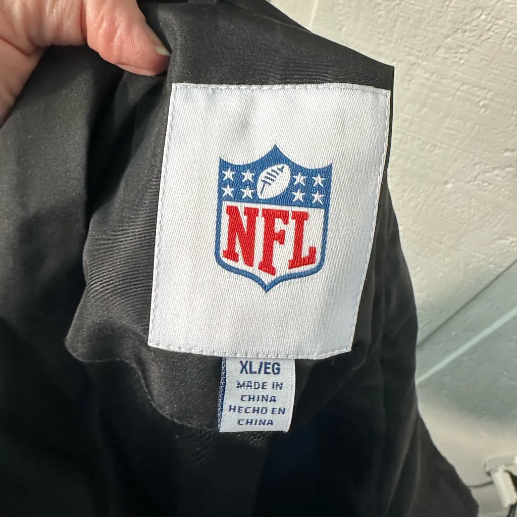 NFL Carolina  Panthers Blue and Black Full Zip Windbreaker Size XL NWOT - Image 9