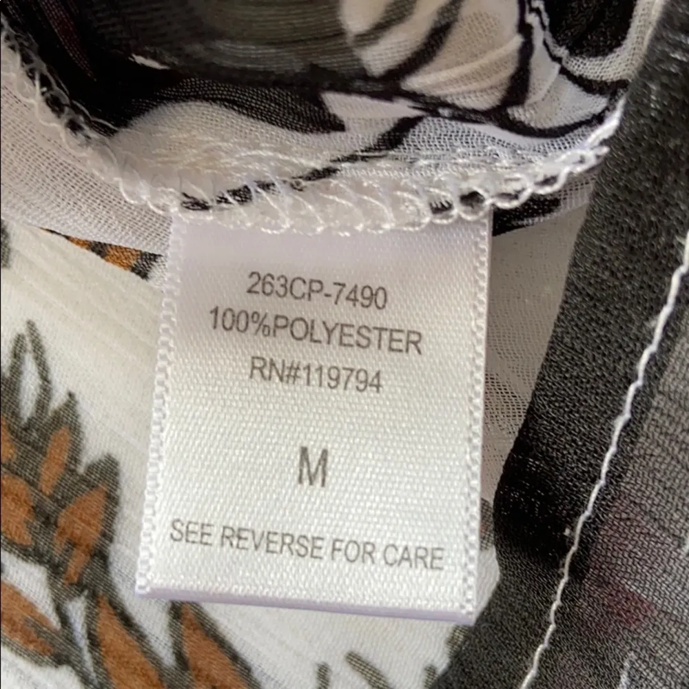 ❤️ 3/$20 SALE! ❤️ ONE WORLD Peasant Top Blouse Medium - Image 11