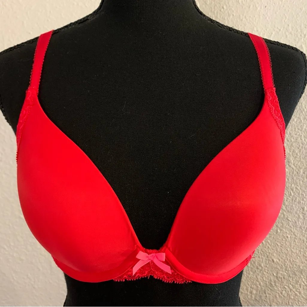 Victoria’s Secret Dream Angels Perfect Coverage Lacey Underwired Bra Size 32D - Image 3
