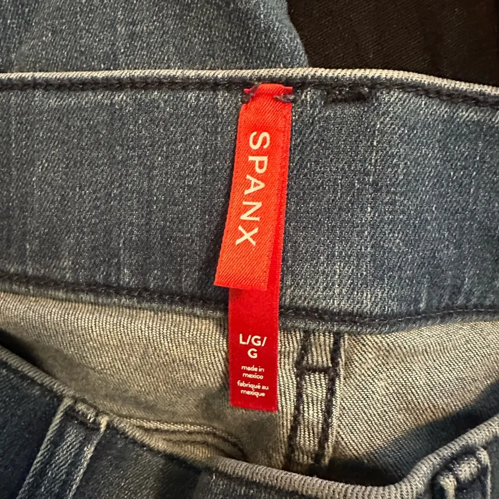Spanx  Kick Flare Jeans Size L - Image 4