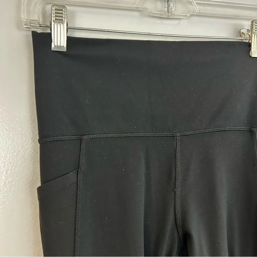 Athleta Black Salutation 7/8 Tight in Powervita Twist Leggings Size Small - Image 7