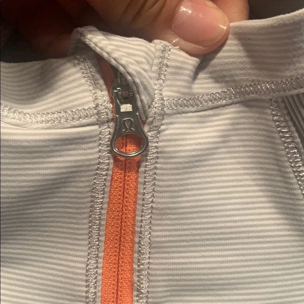 Lululemon Run Wild 1/2 Zip Pullover 6 Stripe thumb holes mock neck - Image 3