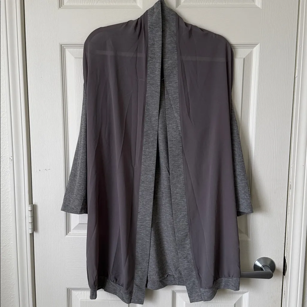 Papillon Size Large Gray Light Gray Sheer Cardigan. - Image 2