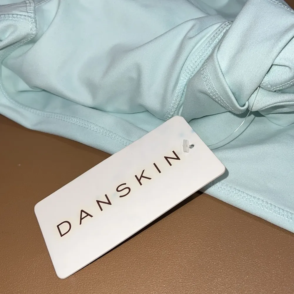 DANSKIN size small shirred 7/8 legging aqua flow wicking moisture control 4 way - Image 9