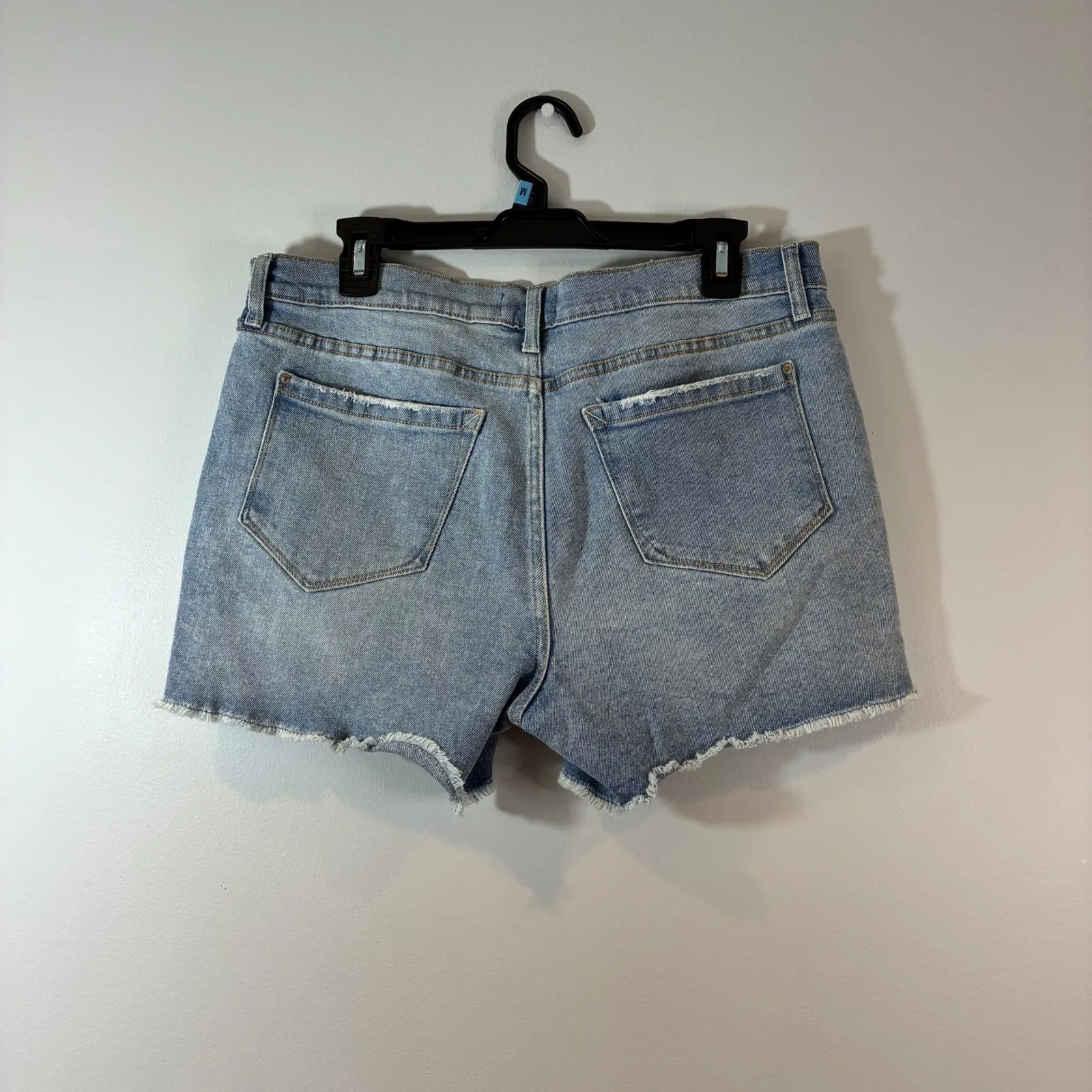 Kensie‎ Vintage Luxe Denim Shorts Frayed Hem Light Wash Casual Y2K Size 10 - Image 2