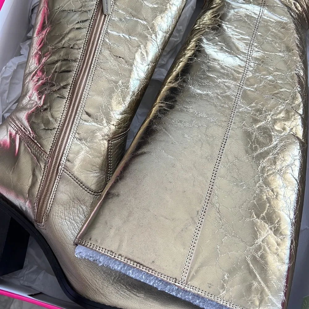 Vince Camuto Stacked Heel Knee High Fashion Boots, Prosecco Foil Size 11M NWT - Image 9