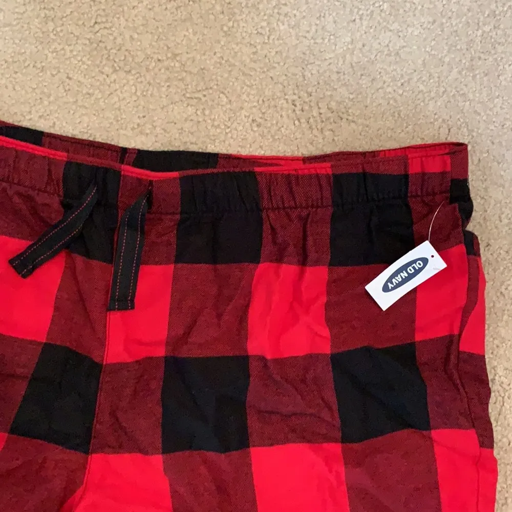 Old navy sleep shorts red black buffalo plaid XXL - Image 2