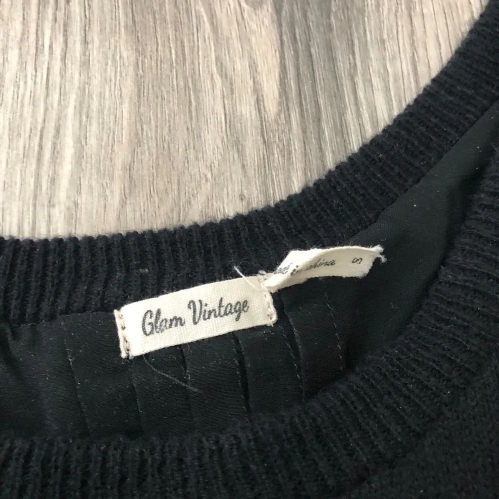 Glam Vintage Neiman Marcus Sweater Top Long Sleeve Tee Layered Open Back Small - Image 2