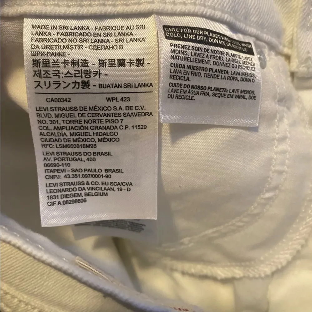 Levi's 501 High Rise White Cutoff Denim Shorts Size 27 - Image 6