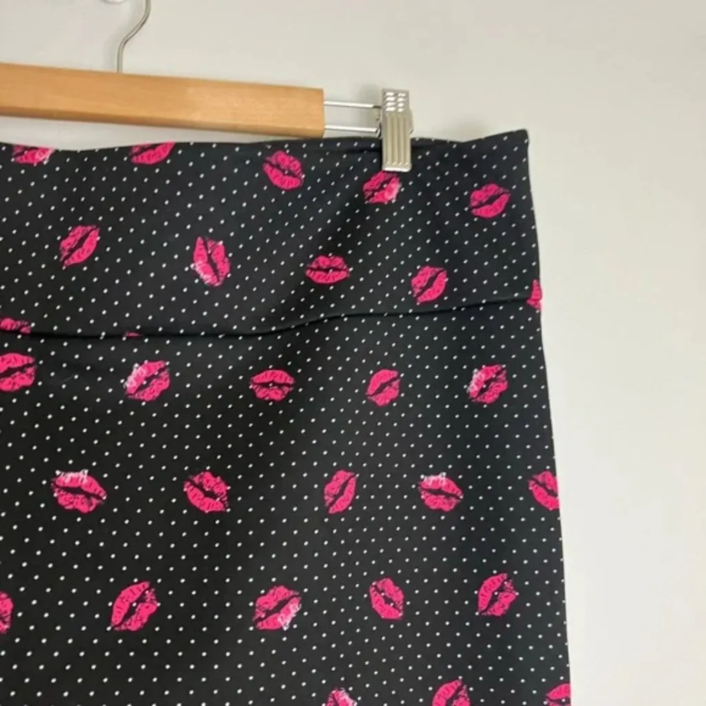 Torrid x Barbie NWT Black Pink Polka Dot and Lip Print Pencil Skirt - Image 5
