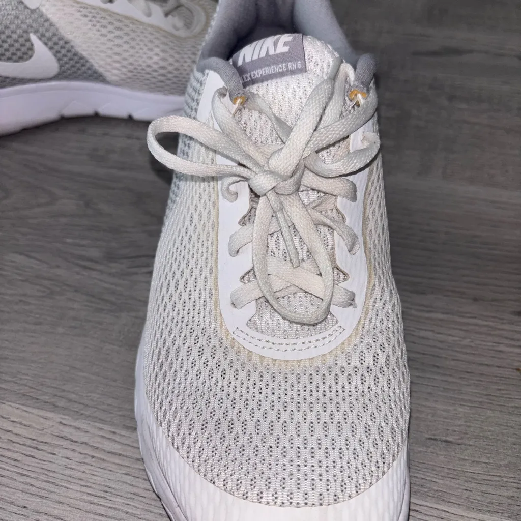 Nike Women's White flex experience running Shoes size 8.5 - Image 11