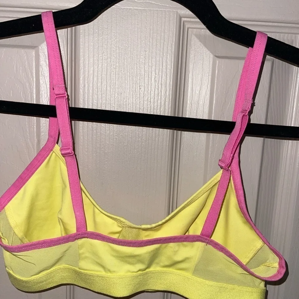 Colsie lined bralette in yellow with pink trim. Size XS - Image 5