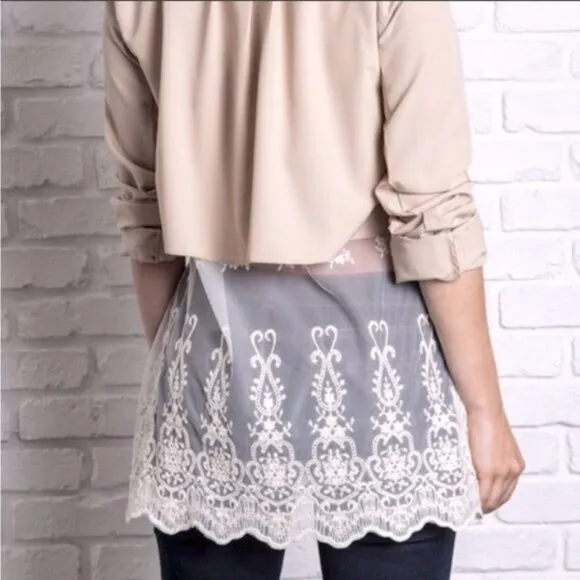 Women's Umgee Lightweight Collarless Lace Accent Blazer Size Large - Image 2