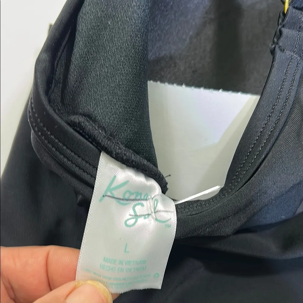 Black Athletic Tank Top - Image 9