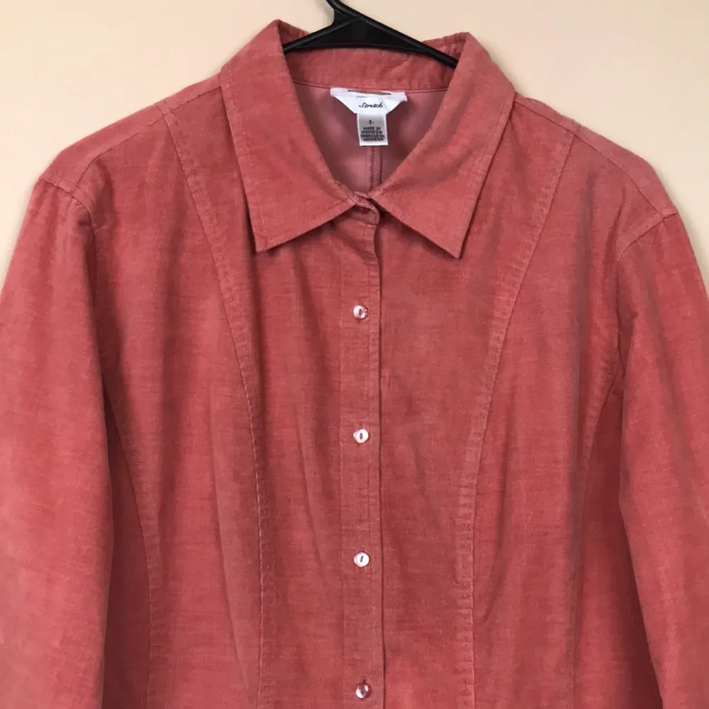 VTG Talbots Women’s Corduroy Stretch Coral Pink Long Sleeve Button-Up Shirt - Image 2