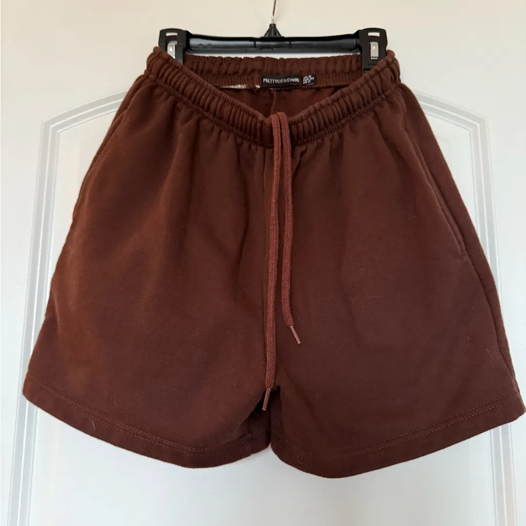 Pretty Little Thing Chocolate Sweatshorts - Image 4