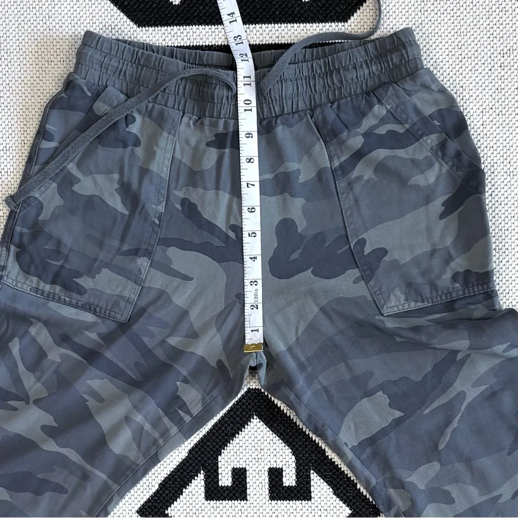 Splendid Camo Jogger Pants in Gray Green Small - Image 5