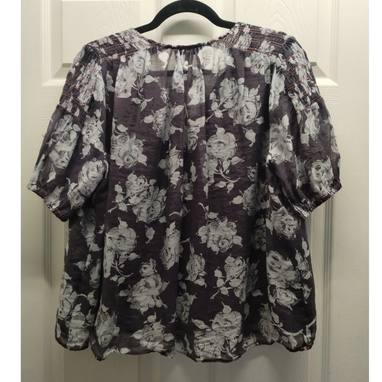 Current Air Anthropologie Size Large Blue Gray Floral V-Neck Orange Stitch Top - Image 3