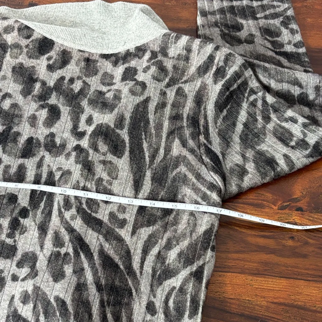PILCRO‎ 100% Cashmere Animal Print Button Up Shirt Women's L Gray Black - Image 6