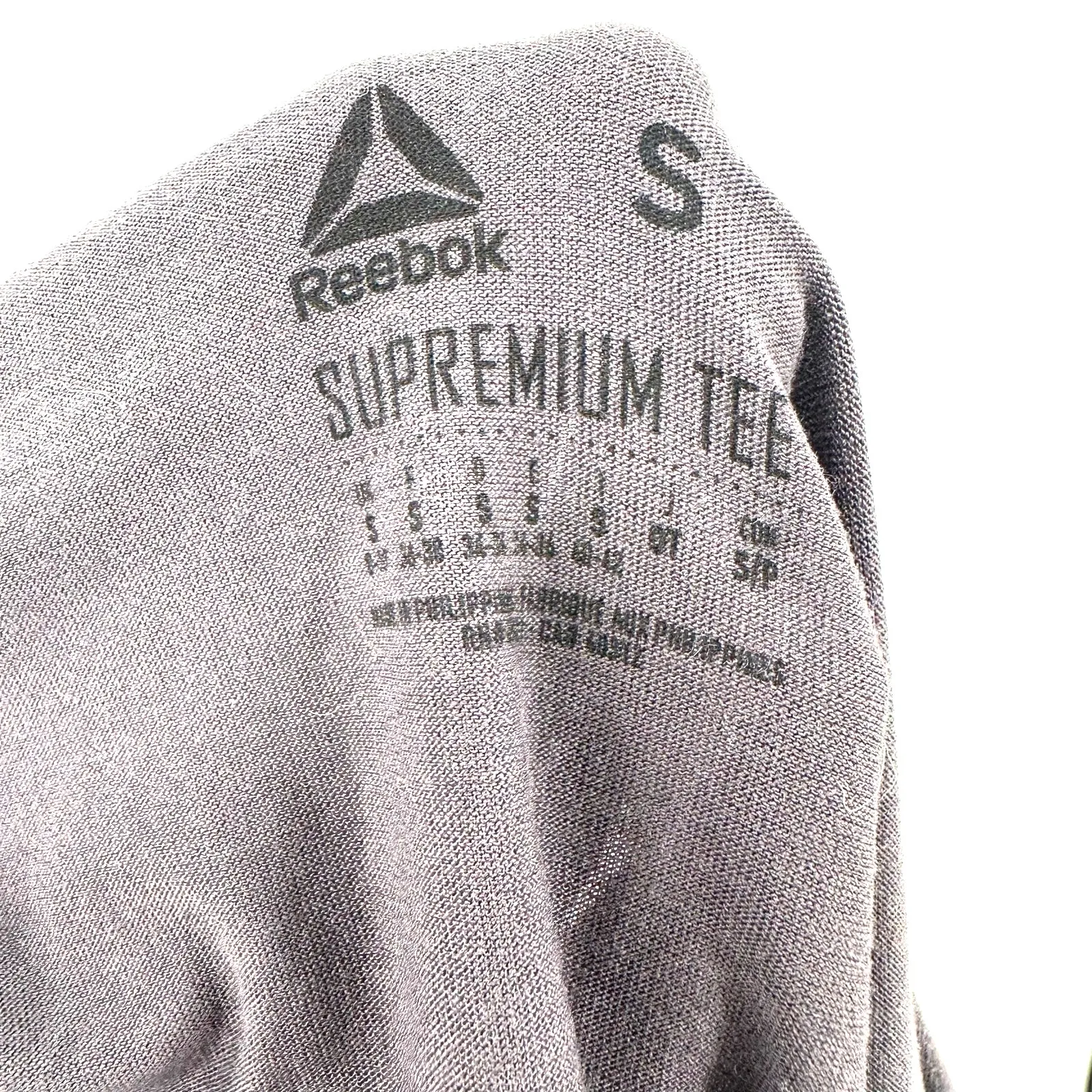 Reebok‎ Sz Small Shirt Gray Supremium Tee V Neck Keyhole Long Sleeve Soft Casual - Image 3