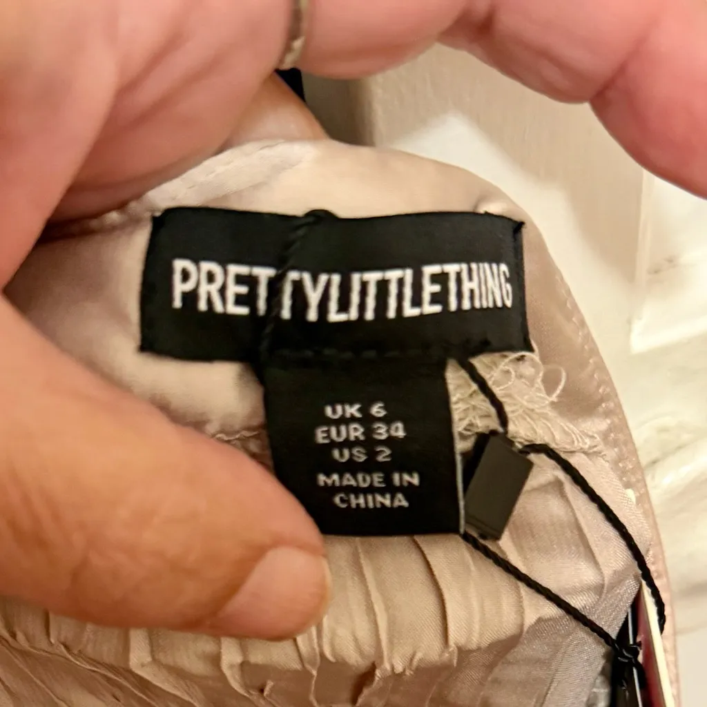 PrettyLittlething Oatmeal Plisse wide leg pants size 2 Dressy classy evening out - Image 8