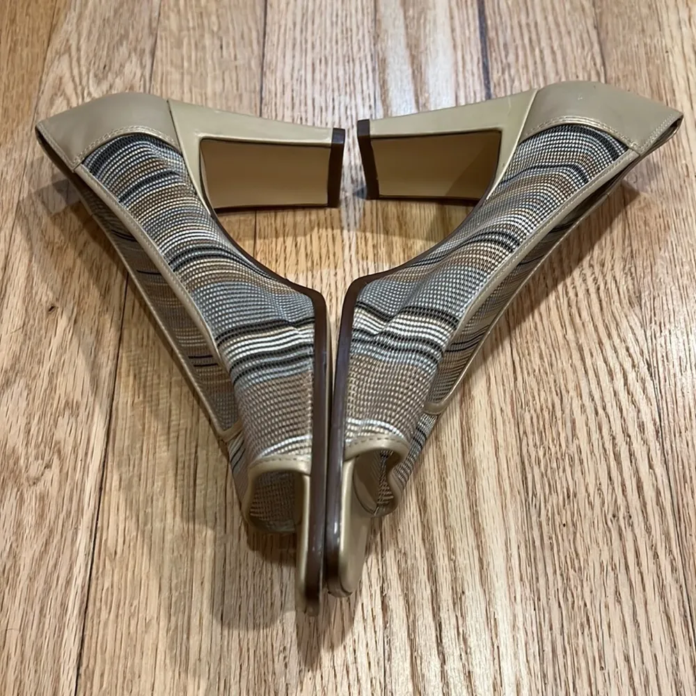 Apostrophe Vintage Mesh Leather Heels - Woman's Size 8.5 - Image 5