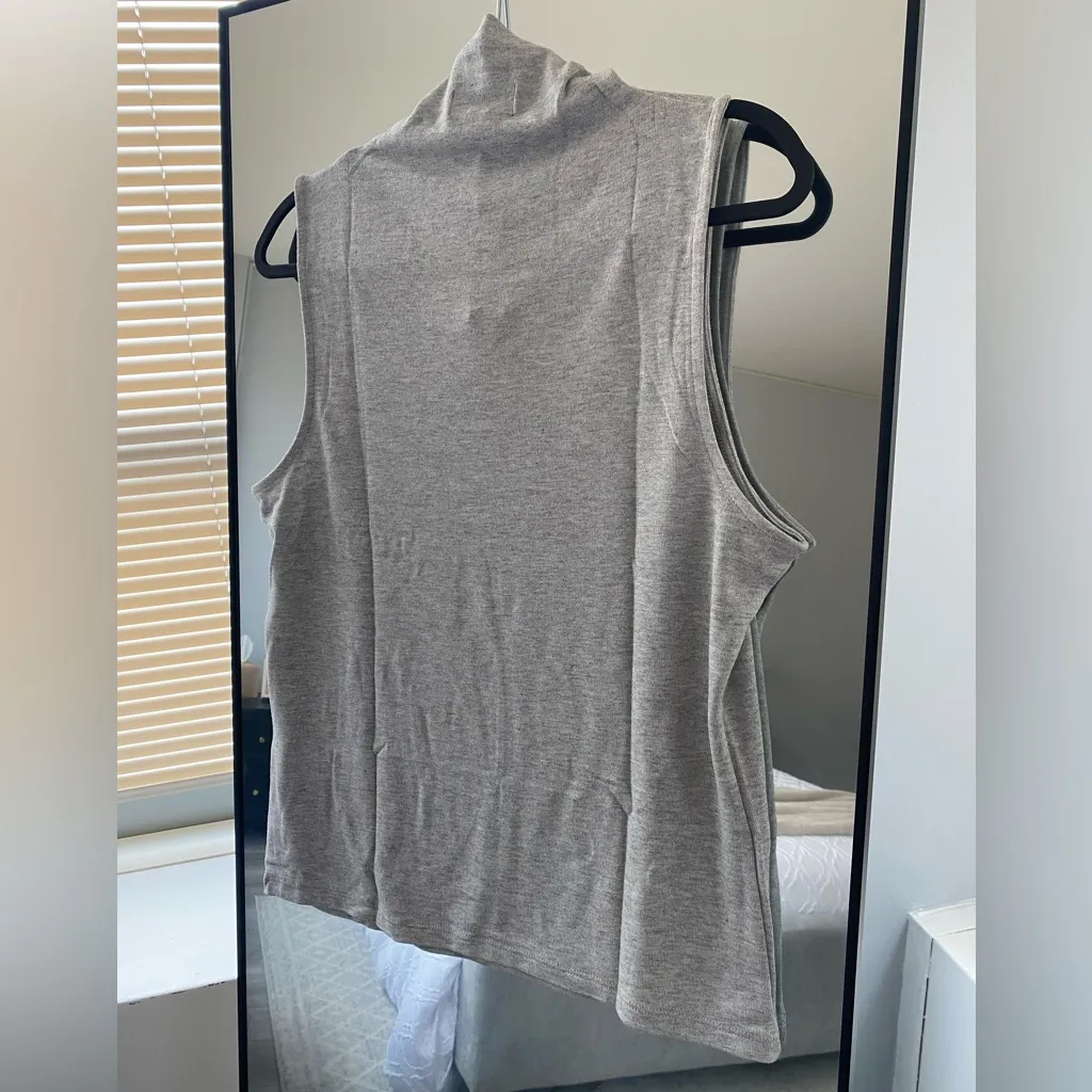 Banana Republic - NWT! Soft Luxe Heather Grey Turtleneck Muscle Tee Tank -Size L - Image 7