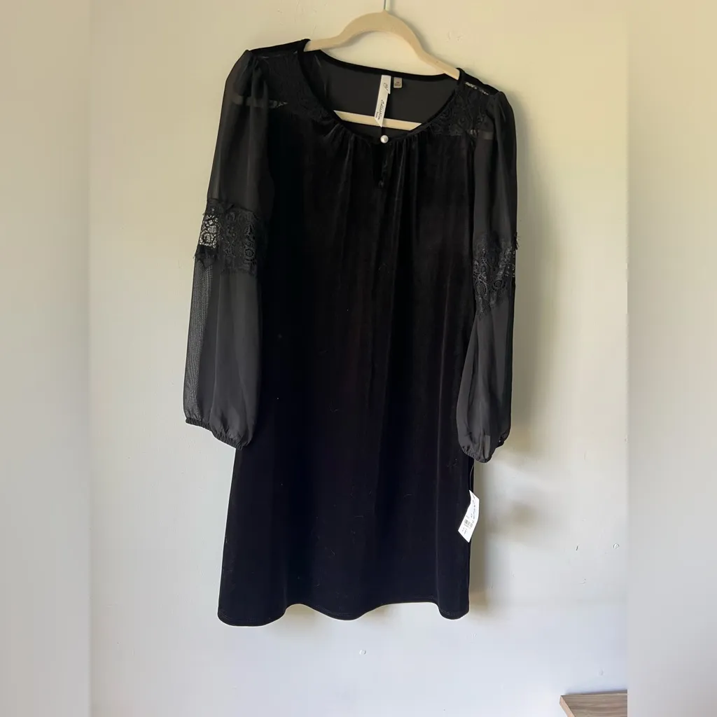 NY Collection Petite Medium Black Velvet Shift Dress Sheer Lace Sleeve NWT - Image 2