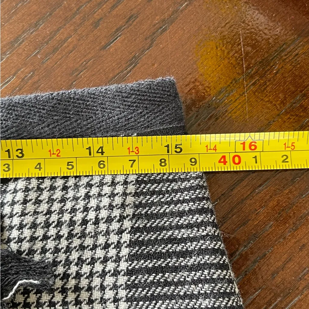 Madewell Black and White Checkered Mini wrap Skirt - Image 4