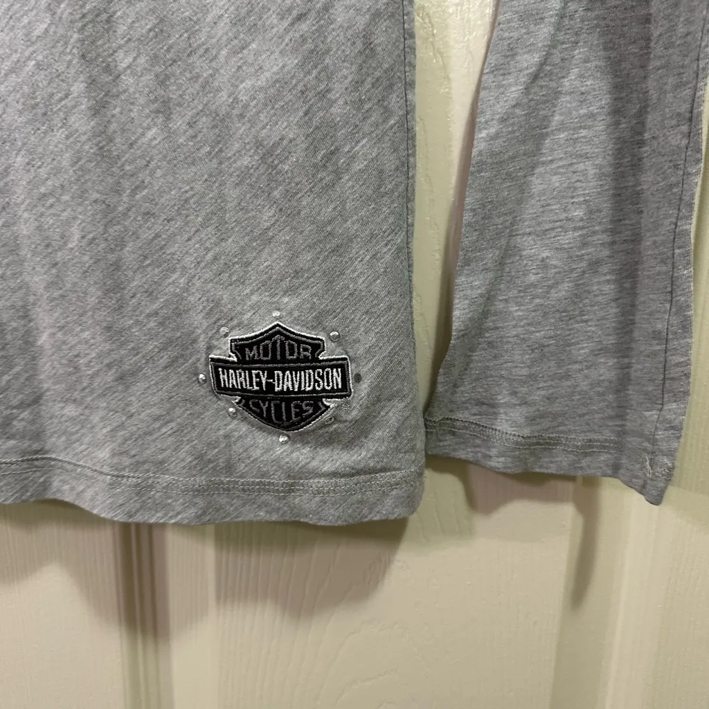 Harley Davidson Long Sleeve Scoop Neck Shirt Top Medium Gray Silver Moto Jewel - Image 4