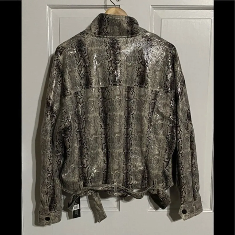 BLANKNYC Snake Print Faux Leather Here I Go Again Crop Jacket
Size Large NWT - Image 11