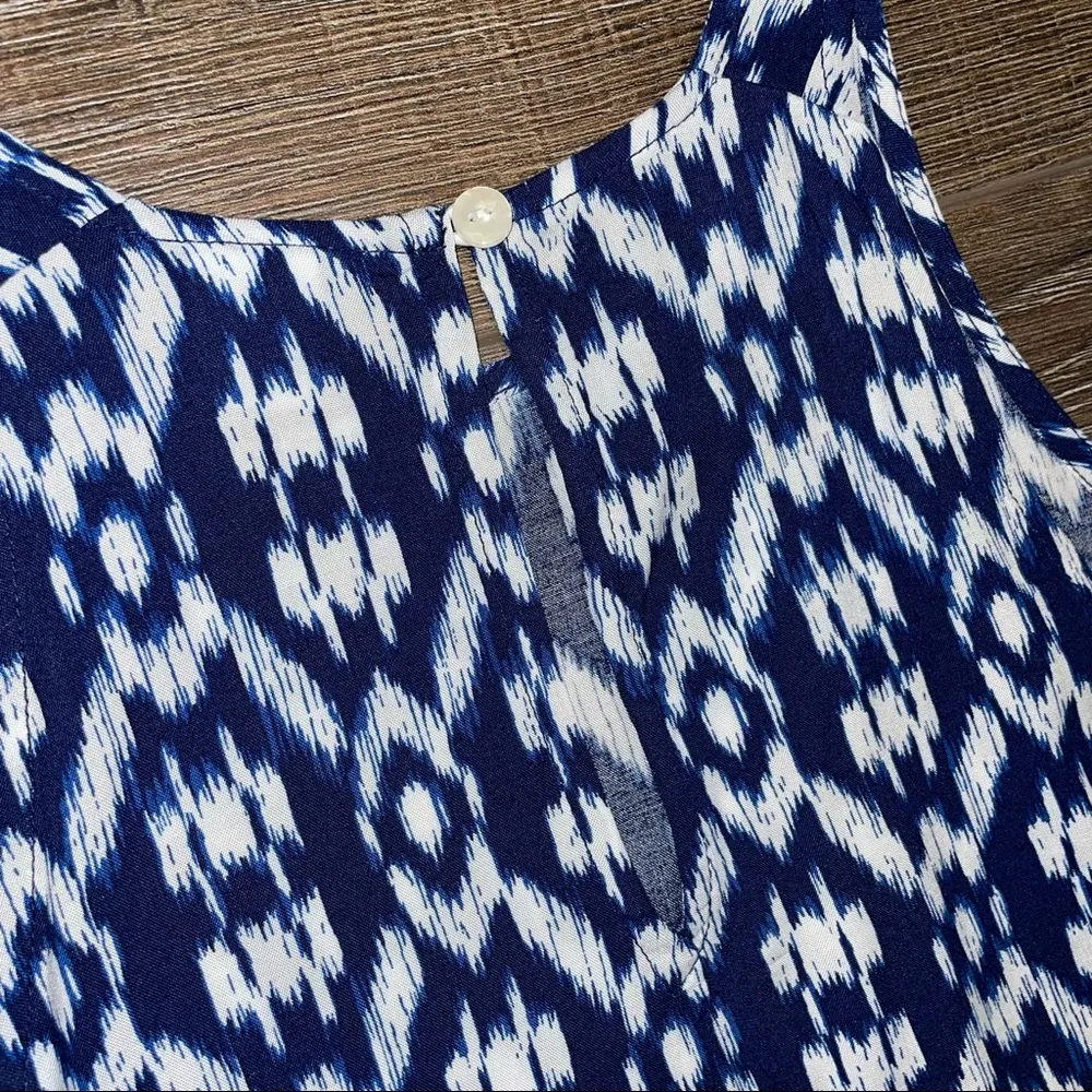 Old Navy Sleeveless Navy/White Top Size XS - Image 2