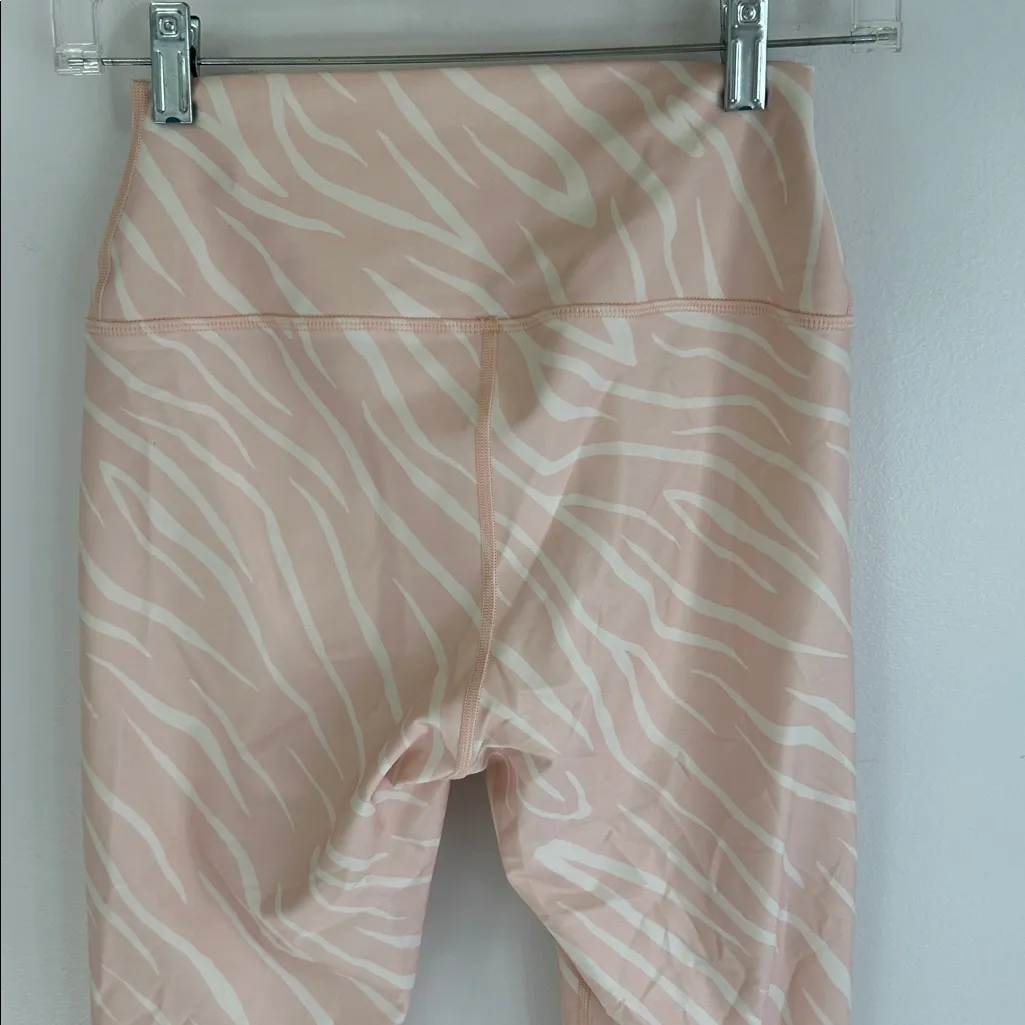 Carbon38 Peach White Zebra Leggings Size M - Image 5