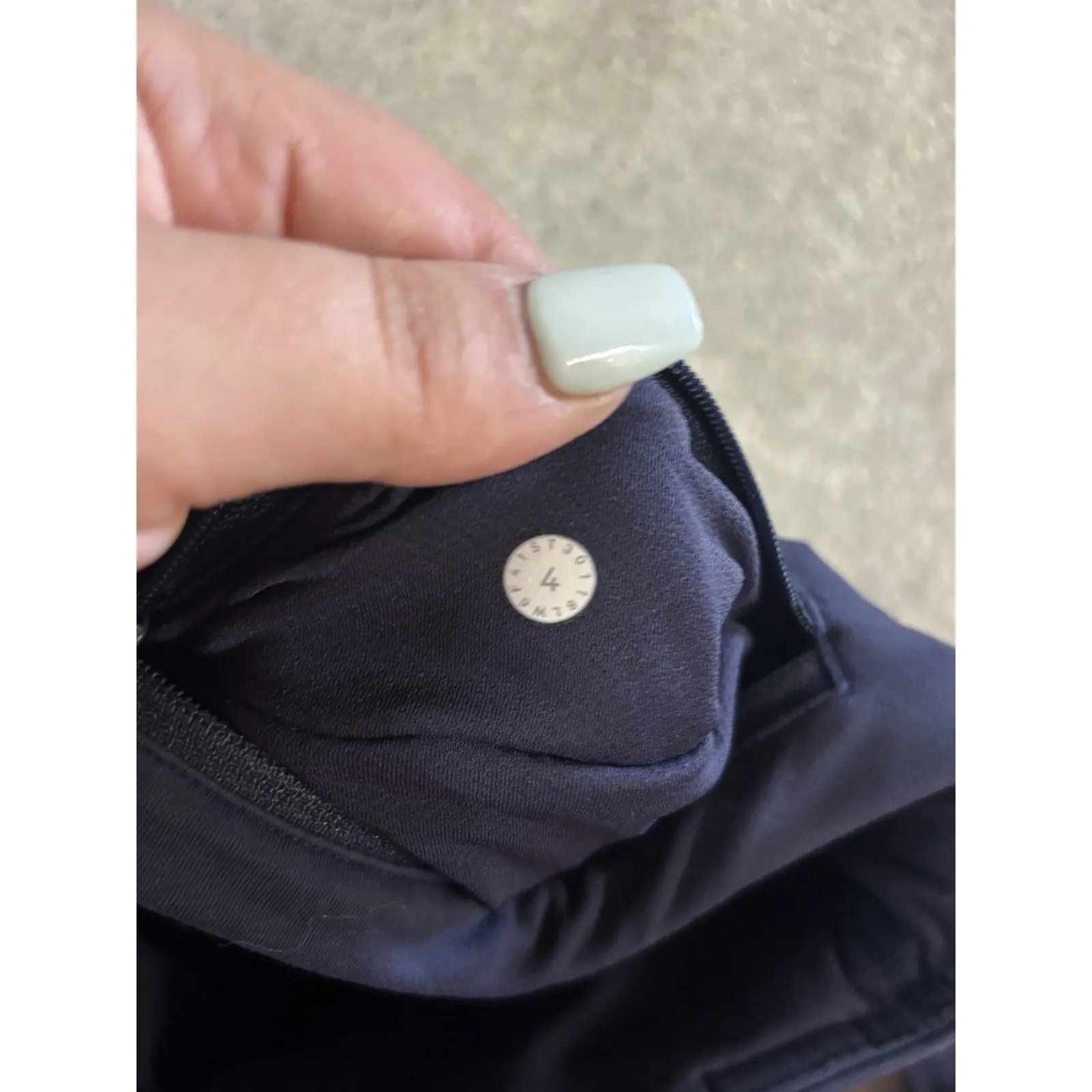 Lululemon Pace‎ Rival Crop 22" Leggings Women's 4 Navy Blue Yoga Athleisure - Image 10