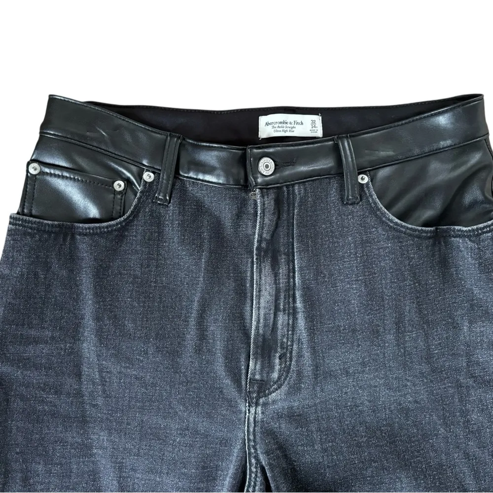 Abercrombie & Fitch Curve Love Ultra High Rise Straight Jean 32/14 Black - Image 5