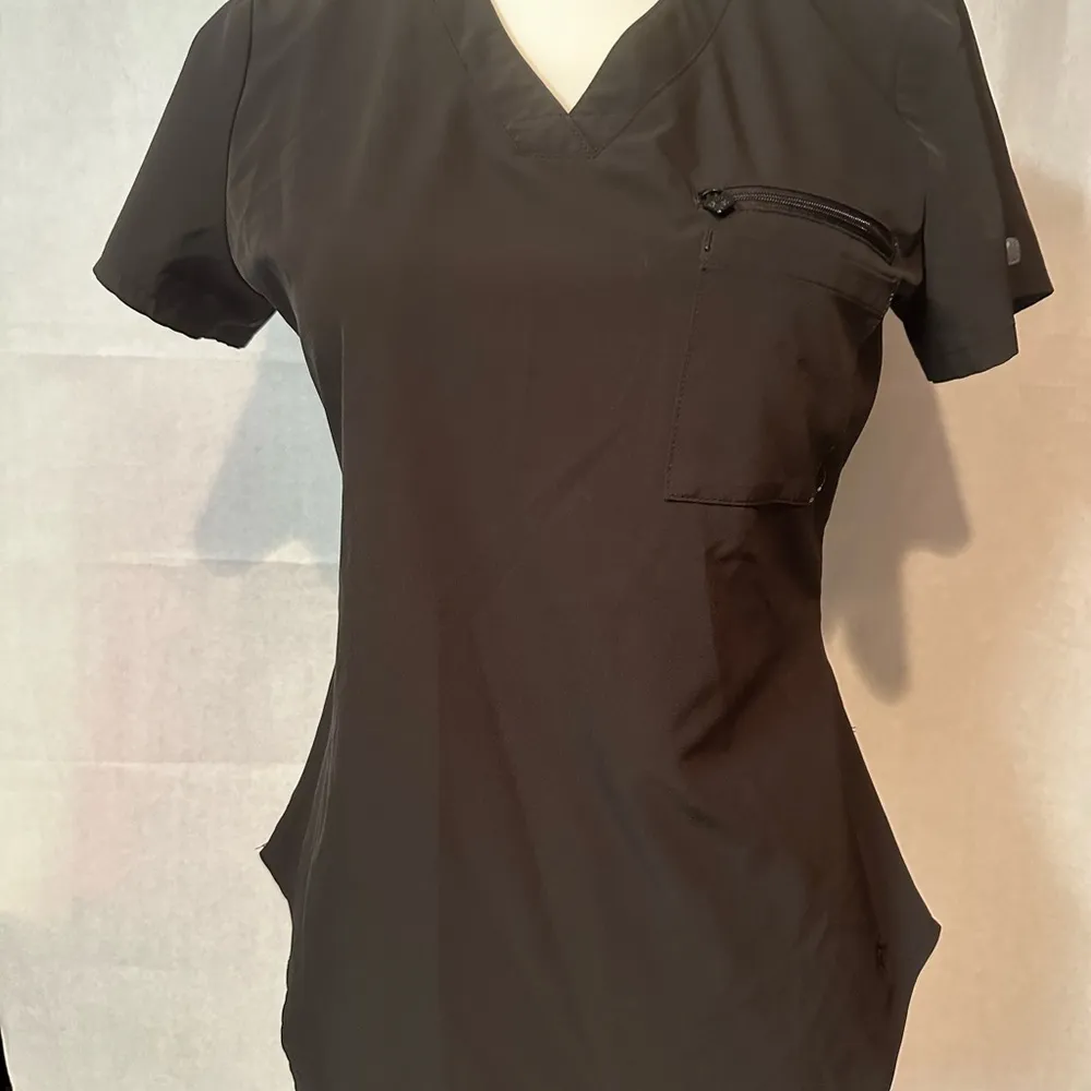 Med Couture Gray and Black Scrub Tops Size XS - Image 7