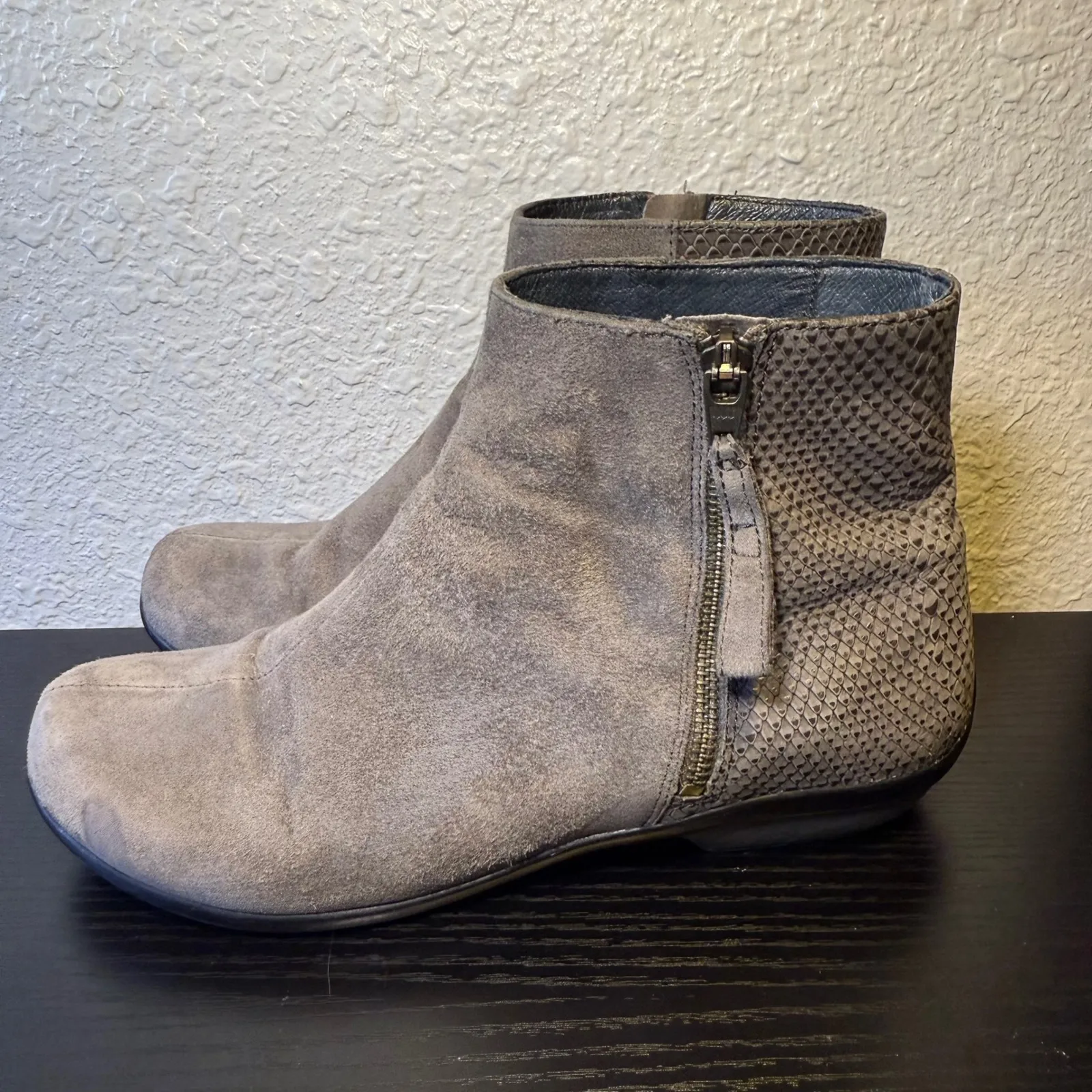 Dansko Gray Suede Leather Otis Ankle Boots Womens Size‎ 9.5 Side Zipper Slip-On - Image 5