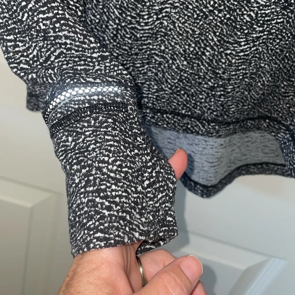 Lululemon Race Your Pace 1/2 Zip Wee Stripe Black Heathered Black Size 6 - Image 8