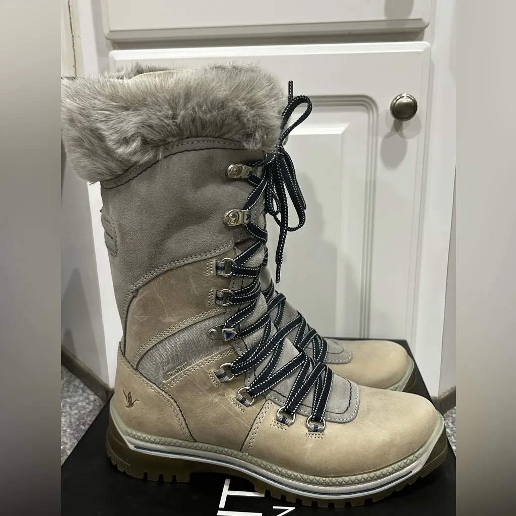 Santana Canada Women's Size 6 Boots NWT Gray - Image 4