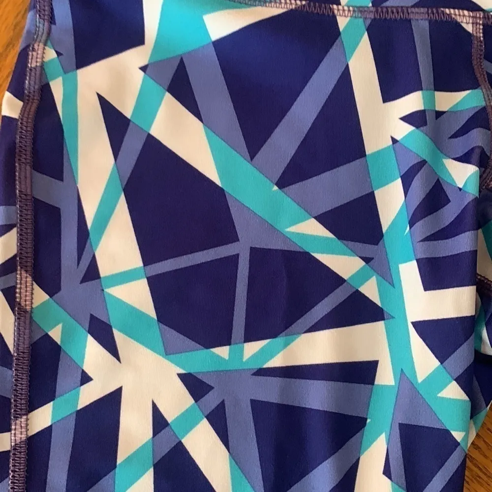 Old Navy biker workout shorts - Image 8